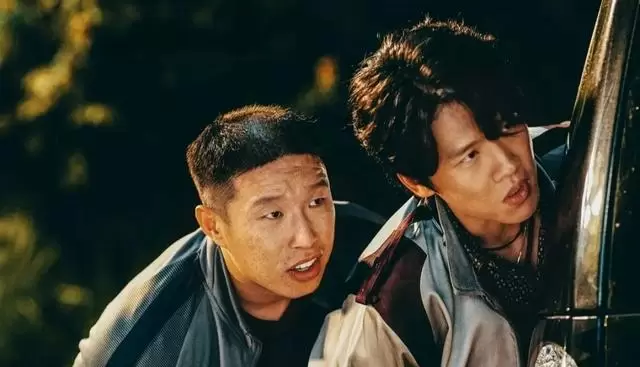 《低智商犯罪》开播2集收视率2.4%登顶：现场图